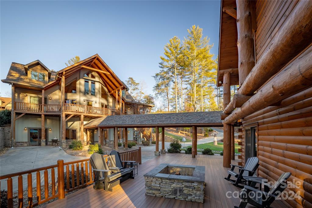 /assets/images/1989_Johns_River.jpeg © Lake Hickory Realty, LLC