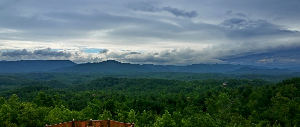 /assets/images/TheCovesLodgeView2_2.jpg © Lake Hickory Realty, LLC